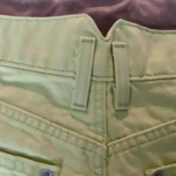 Levi’s High Waisted Mom Shorts Daiquiri Green New Without Tags Size 30 - Picture 9 of 11